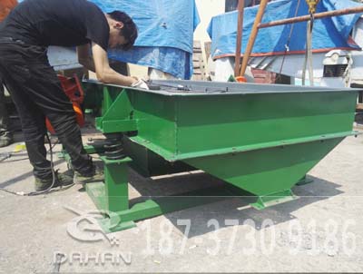 水泥長(zhǎng)方形振動(dòng)篩 水泥長(zhǎng)方形振動(dòng)篩